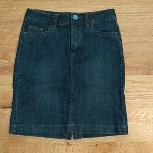***FOREVER 21 DENIM SKIRT***